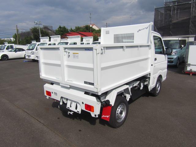 キャリイトラック 　新明和製清掃ダンプ・４ＷＤ・５ＭＴ・アオリ高６００ｍｍ・電動油圧・一方開・後部観音扉・横滑り防止・強化Ｒサス・ぬかるみ脱出アシスト・リアソナー・坂道発進アシスト・・キーレス・オートライト・助手席エアＢ（5枚目）