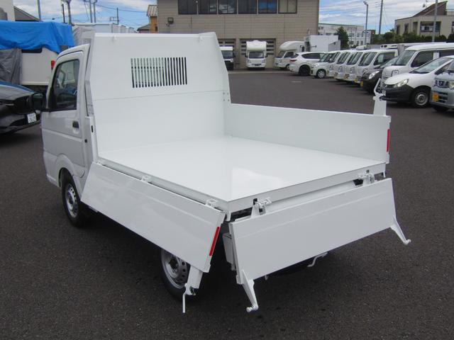 キャリイトラック 頑丈ダンプ　スズキ純正新明和製頑丈ダンプ・あおり高３２０ｍｍ・電動油圧・パネル型ガードフレーム・土砂禁・ＥＳＰ・強化リアサス・リアパーキングセンサー・オートライト・キーレス・助手席エアバッグ・パワーウィンドウ（8枚目）