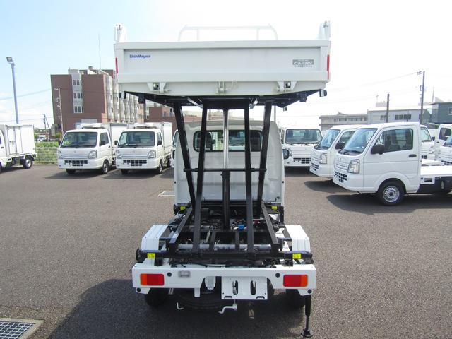 キャリイトラック 　純正新明和製リフトダンプ・高低速２段切替式パートタイム４ＷＤ・デフロック・電動油圧・土砂禁・収納式アウトリガー・セーフティ付・ＥＳＰ・強化Ｒサス・坂道発進アシスト・リアソナー・オートライト・キーレス（11枚目）