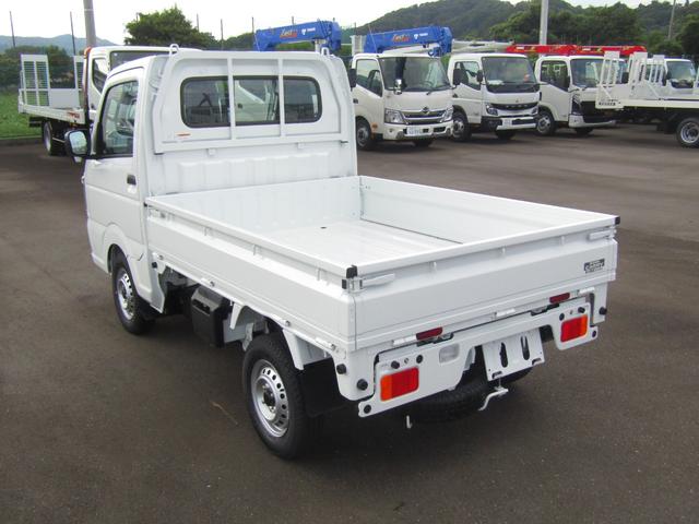 キャリイトラック 　純正金太郎ダンプ・高低速２段切替式パートタイム４ＷＤ・デフロック・電動油圧・土砂禁・キャビン一体型アングルポスト（格子型）・ＥＳＰ・強化リアサス・リアパーキングセンサー・オートライト・キーレス・三方開（7枚目）