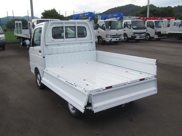 キャリイトラック 　純正金太郎ダンプ・高低速２段切替式パートタイム４ＷＤ・デフロック・電動油圧・土砂禁・キャビン一体型アングルポスト（格子型）・ＥＳＰ・強化リアサス・リアパーキングセンサー・オートライト・キーレス・三方開（8枚目）