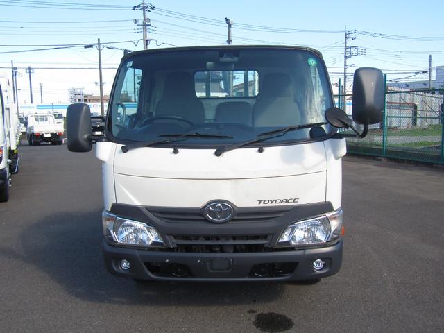 トヨエース  2t・平ボディ・AT・プリクラッシュセーフティ・レーンディパーチャアラート・車両安定性制御装置・左電格ミラー・助手席エアバック・ETC・荷台内寸3100×1600×380mm(2枚目)