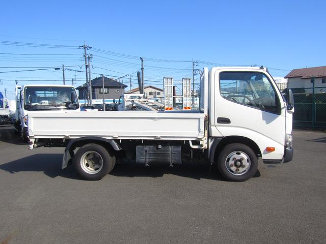 トヨエース  2t・平ボディ・AT・プリクラッシュセーフティ・レーンディパーチャアラート・車両安定性制御装置・左電格ミラー・助手席エアバック・ETC・荷台内寸3100×1600×380mm(4枚目)