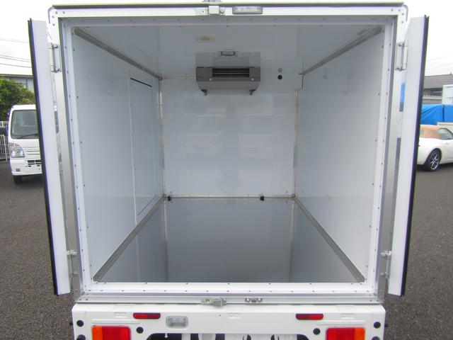 キャリイトラック 東プレ製冷蔵冷凍車・中温ー5℃設定・2WD・4AT・荷箱左ドア・薄型エバボレーター・庫内灯&安全ブザー・ESP・リアソナー・坂道発進アシスト・強化リアサス・オートライト・キーレス・荷箱厚50mm(9枚目)