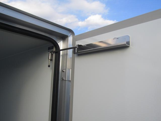 キャリイトラック 　菱重製冷蔵冷凍車・強中温ー２０℃設定・荷箱左ドア付・２コンプ・後扉片側９０度ストッパー付・庫内灯＆安全ブザー・ＥＳＰ・強化リアサス・坂道発進アシスト・リアソナー・オートライト・キーレス・箱厚５０ｍｍ（12枚目）