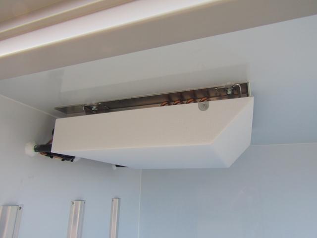 キャリイトラック 菱重製冷蔵冷凍車・低温ー25℃設定・荷箱左ドア付・2コンプ・後扉片側90度ストッパー付・庫内灯&安全ブザー・ESP・強化リアサス・坂道発進アシスト・リアソナー・オートライト・キーレス・箱厚100mm(10枚目)