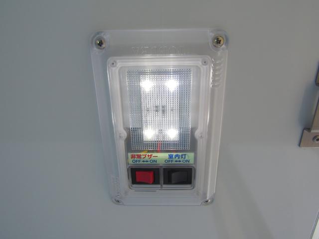 キャリイトラック 菱重製冷蔵冷凍車・低温ー25℃設定・荷箱左ドア付・2コンプ・後扉片側90度ストッパー付・庫内灯&安全ブザー・ESP・強化リアサス・坂道発進アシスト・リアソナー・オートライト・キーレス・箱厚100mm(13枚目)