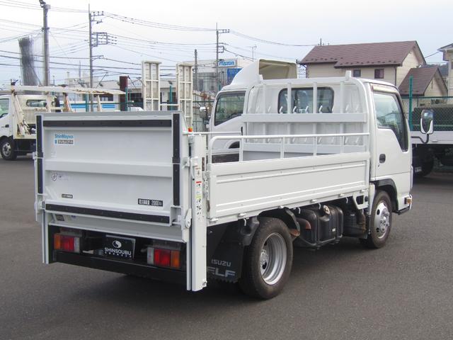 エルフトラック 　新明和製垂直パワーゲート・リフト能力６００ｋｇ・左右支柱スイッチ・ＭＴ・２ｔ・キーレス・左電格ミラー・ＨＳＡ・ＥＴＣ・荷台内寸３０１０×１６００ｍｍ・ゲート寸法８３０×１５９０ｍｍ（5枚目）