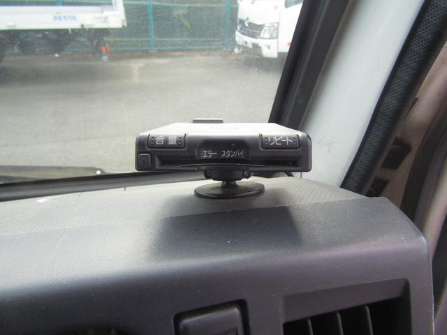 エルフトラック 　新明和製垂直パワーゲート・リフト能力６００ｋｇ・左右支柱スイッチ・ＭＴ・２ｔ・キーレス・左電格ミラー・ＨＳＡ・ＥＴＣ・荷台内寸３０１０×１６００ｍｍ・ゲート寸法８３０×１５９０ｍｍ（23枚目）