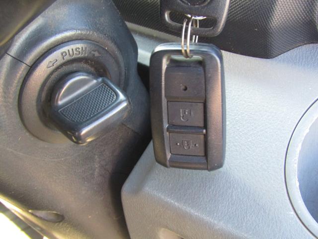 デュトロ 　極東製垂直パワーゲート・テーパ無・左右支柱スイッチ・リフト能力６００ｋｇ・ＭＴ・２．９５ｔ・プリクラッシュセーフティ・ＬＤＡ・ＥＳスタート・ＬＥＤライト・スマートキー・バックカメラ・ＥＴＣ・路肩灯（25枚目）