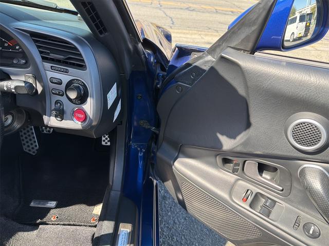 Ｓ２０００ ベースグレード　中期型　ディーラー車検整備済み　無事故車　ノーマル車　ガラス幌　黒革　禁煙車（16枚目）