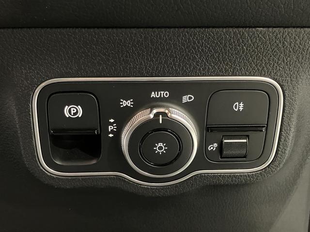 ＧＬＢ ＧＬＢ２００ｄ　４マチック　ＡＭＧラインパッケージ　認定中古車　ＡＭＧライン　パノラミックスライディングルーフ　４ＷＤ　ＥＴＣ　全周囲カメラ　クリアランスソナー　オートクルーズコントロール　パワーシート　衝突被害軽減システム（19枚目）