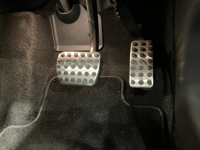 ＧＬＢ ＧＬＢ２００ｄ　４マチック　ＡＭＧラインパッケージ　認定中古車　ＡＭＧライン　パノラミックスライディングルーフ　４ＷＤ　ＥＴＣ　全周囲カメラ　クリアランスソナー　オートクルーズコントロール　パワーシート　衝突被害軽減システム（32枚目）