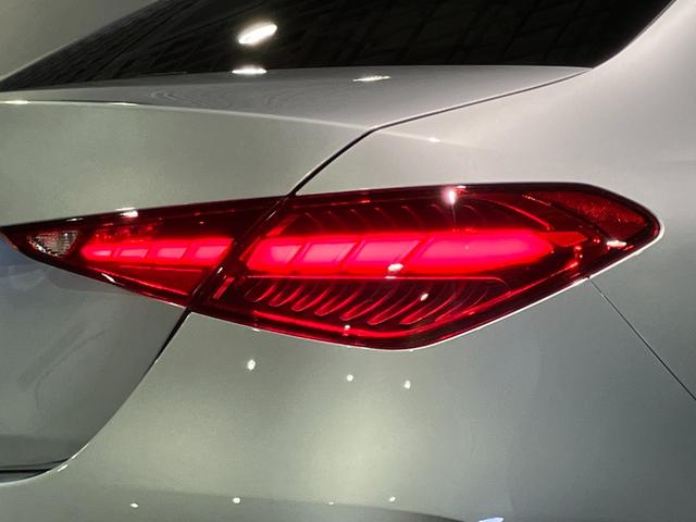 Cクラス C200アバンギャルド AMGライン 認定中古車 クリアランスソナー オートクルーズコントロール 衝突被害軽減システム サイドカメラ ナビ アルミホイール オートライト サンルーフ AT シートヒーター スマートキー アイドリングストップ(36枚目)