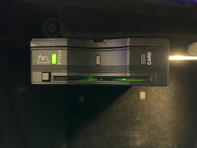Ｅクラス Ｅ２００　スポーツ　認定中古車　ＡＭＧインテリアパッケージ　エクスクルーシブパッケージ　全周囲カメラ　ナビ　クリアランスソナー　オートクルーズコントロール　衝突被害軽減システム　ＡＴ　サンルーフ　オートライト（15枚目）