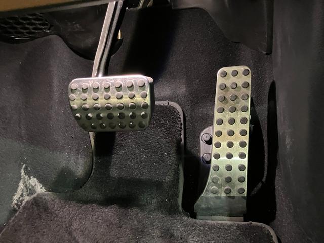 Ｅクラス Ｅ２００　スポーツ　認定中古車　ＡＭＧインテリアパッケージ　エクスクルーシブパッケージ　全周囲カメラ　ナビ　クリアランスソナー　オートクルーズコントロール　衝突被害軽減システム　ＡＴ　サンルーフ　オートライト（38枚目）