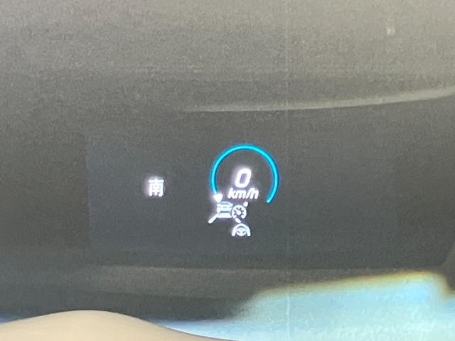 Ｅクラス Ｅ２００　スポーツ　認定中古車　ＡＭＧインテリアパッケージ　エクスクルーシブパッケージ　全周囲カメラ　ナビ　クリアランスソナー　オートクルーズコントロール　衝突被害軽減システム　ＡＴ　サンルーフ　オートライト（39枚目）