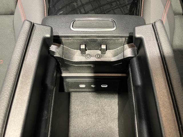 CLAクラス CLA200d AMGラインパッケージ 認定中古車 ETC クリアランスソナー レーンアシスト オートクルーズコントロール 全周囲カメラ ナビ アルミホイール オートライト LEDヘッドランプ サンルーフ AT シートヒーター スマートキー(13枚目)