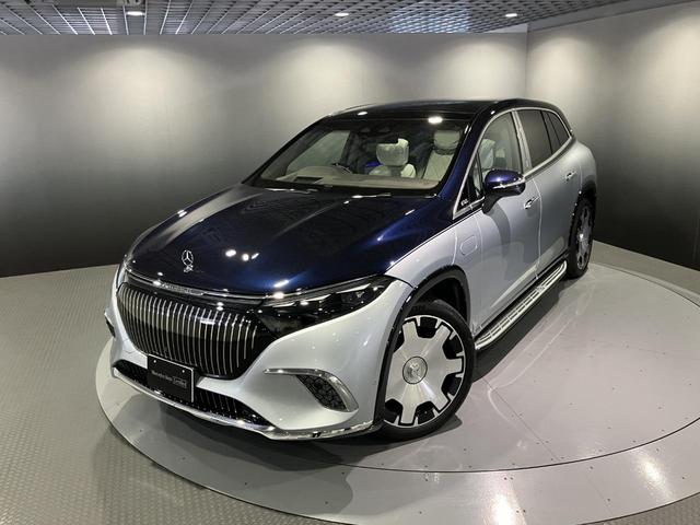 ＥＱＳ ＳＵＶ ＥＱＳ６８０　ＳＵＶ　ファーストクラスパッケージ　ファーストクラスパッケージ　ブラックピアノラッカーフローイングラインインテリアトリム　クリスタルホワイト／シルバーグレー　ツートンペイント　ハイテックシルバー／ノーティックブルー　認定中古車（12枚目）