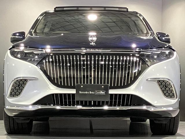 ＥＱＳ ＳＵＶ ＥＱＳ６８０　ＳＵＶ　ファーストクラスパッケージ　ファーストクラスパッケージ　ブラックピアノラッカーフローイングラインインテリアトリム　クリスタルホワイト／シルバーグレー　ツートンペイント　ハイテックシルバー／ノーティックブルー　認定中古車（13枚目）