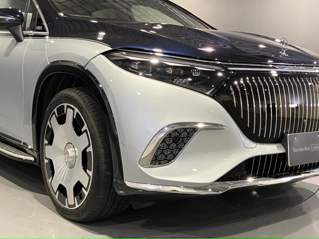 ＥＱＳ ＳＵＶ ＥＱＳ６８０　ＳＵＶ　ファーストクラスパッケージ　ファーストクラスパッケージ　ブラックピアノラッカーフローイングラインインテリアトリム　クリスタルホワイト／シルバーグレー　ツートンペイント　ハイテックシルバー／ノーティックブルー　認定中古車（18枚目）