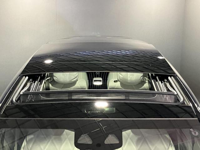 ＥＱＳ ＳＵＶ ＥＱＳ６８０　ＳＵＶ　ファーストクラスパッケージ　ファーストクラスパッケージ　ブラックピアノラッカーフローイングラインインテリアトリム　クリスタルホワイト／シルバーグレー　ツートンペイント　ハイテックシルバー／ノーティックブルー　認定中古車（33枚目）