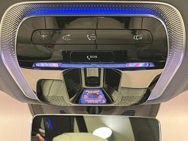 ＥＱＳ ＳＵＶ ＥＱＳ６８０　ＳＵＶ　ファーストクラスパッケージ　ファーストクラスパッケージ　ブラックピアノラッカーフローイングラインインテリアトリム　クリスタルホワイト／シルバーグレー　ツートンペイント　ハイテックシルバー／ノーティックブルー　認定中古車（45枚目）