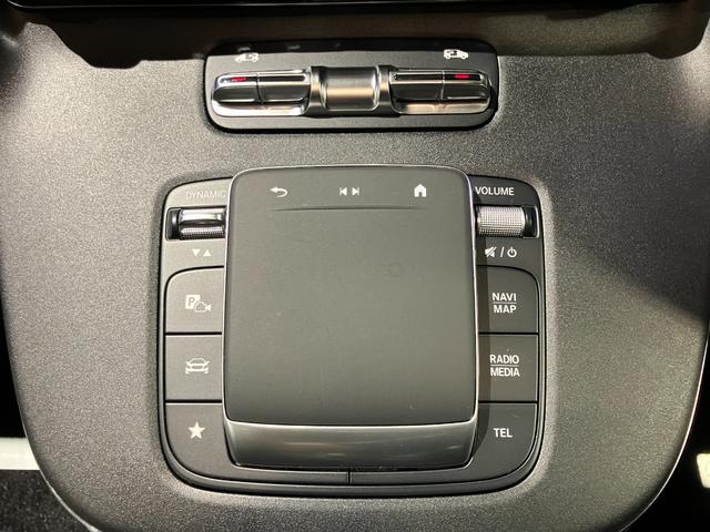 高速走行時等で車速を定速制御するオートクルーズコントロール機能付きです。長距離ドライブ時等でご使用頂くと大変便利な機能です。