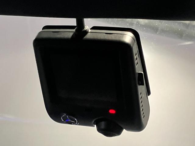Ｅクラスステーションワゴン Ｅ２００ステーションワゴンアバギャルドＡＭＧラインＰ　ドライブレコーダー　ＥＴＣ　全周囲カメラ　ナビ　クリアランスソナー　オートクルーズコントロール　衝突被害軽減システム　アルミホイール　オートライト　ＬＥＤヘッドランプ　ヘッドライトウォッシャー（31枚目）