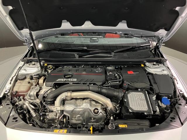 CLAクラス シューティングブレーク CLA35 4マチック シューティングブレーク 4WD 全周囲カメラ ナビ クリアランスソナー オートクルーズコントロール レーンアシスト 衝突被害軽減システム アルミホイール オートライト LEDヘッドランプ サンルーフ パワーシート(27枚目)