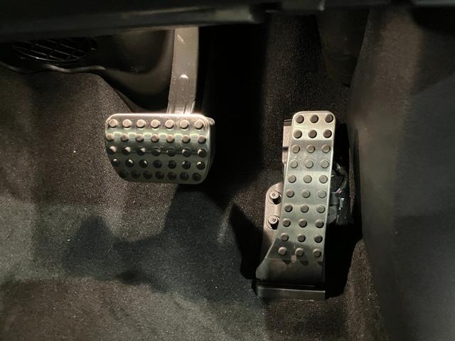 Ｃクラス Ｃ６３　Ｓ　Ｅ　パフォーマンス　エディションピーク　全国限定５０台　認定中古車　ＥＴＣ　全周囲カメラ　ナビ　クリアランスソナー　オートクルーズコントロール　ＡＴ　サンルーフ　オートライト　スマートキー　電動格納ミラー　シートヒーター　シートエアコン（55枚目）