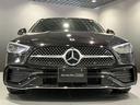 フロントグリル中央に大きく輝くスリーポインテッドスター。メルセデスベンツならではのステータスを強く感じる事ができます