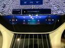ＥＱＳ６８０　ＳＵＶ　ファーストクラスパッケージ　ファーストクラスパッケージ　ブラックピアノラッカーフローイングラインインテリアトリム　クリスタルホワイト／シルバーグレー　ツートンペイント　ハイテックシルバー／ノーティックブルー　認定中古車（40枚目）