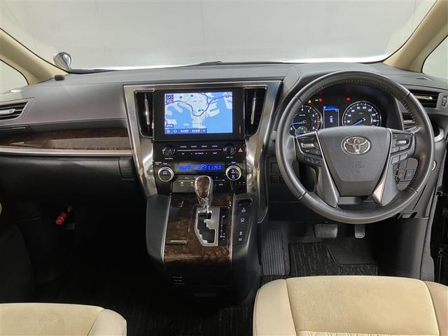 アルファード ２．５Ｘ　衝突回避システム　Ｒカメラ　１オーナ　イモビライザー　メモリナビ　ＥＴＣ車載器　オートエアコン　ＬＥＤヘッドライト　３列シート　クルコン　ナビ＆ＴＶ　スマートキー　ＥＳＣ　ＡＷ　エアバック　キーレス（5枚目）