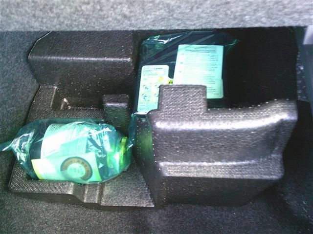 ヴェルファイアハイブリッド Z プレミア 衝突被害軽減ブレーキ Bモニター ムーンR フルセグ地デジTV 両側Pスライドドア ナビテレビ エアバッグ 電動シート LEDライト キーレス アルミホイール ドライブレコーダー 3列シート ETC(27枚目)