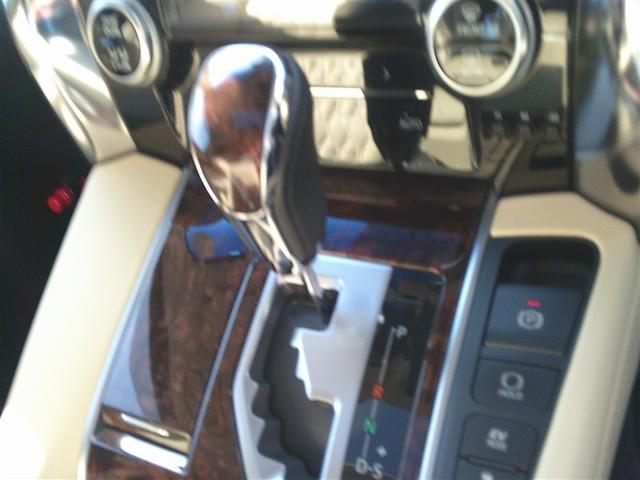 アルファードハイブリッド Ｘ　両電動ドア　ＬＥＤヘッドライト　ドラレコ　横滑り防止　ＥＴＣ車載器　クルコン　ＡＣ１００Ｖ　ミュージックプレイヤー接続可　メモリーナビ　キーレス　ナビ＆ＴＶ　４ＷＤ　ＤＶＤ再生　３列シート　サンルーフ（17枚目）