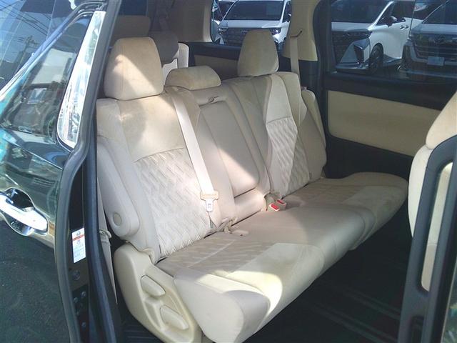 アルファードハイブリッド Ｘ　両電動ドア　ＬＥＤヘッドライト　ドラレコ　横滑り防止　ＥＴＣ車載器　クルコン　ＡＣ１００Ｖ　ミュージックプレイヤー接続可　メモリーナビ　キーレス　ナビ＆ＴＶ　４ＷＤ　ＤＶＤ再生　３列シート　サンルーフ（20枚目）