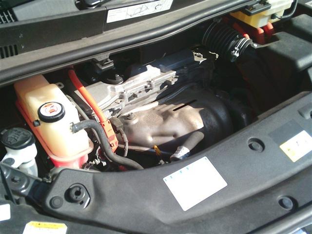 アルファードハイブリッド Ｘ　両電動ドア　ＬＥＤヘッドライト　ドラレコ　横滑り防止　ＥＴＣ車載器　クルコン　ＡＣ１００Ｖ　ミュージックプレイヤー接続可　メモリーナビ　キーレス　ナビ＆ＴＶ　４ＷＤ　ＤＶＤ再生　３列シート　サンルーフ（31枚目）