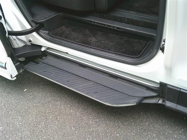 ヴェルファイアハイブリッド Ｚ　プレミア　衝突被害軽減ブレーキ　Ｂモニター　ムーンＲ　フルセグ地デジＴＶ　両側Ｐスライドドア　ナビテレビ　エアバッグ　電動シート　ＬＥＤライト　キーレス　アルミホイール　オートクルーズコントロール　３列シート（4枚目）