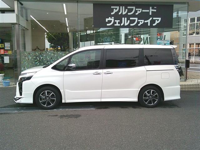 ヴォクシー ZS 煌III プリクラッシュ スマートキ アイスト DVD再生機能 記録簿付き 横滑り防止装置 ナビTV アルミ 三列シート 盗難防止 オートエアコン キーレス ETC装備 パワステ メモリナビ クルコン ABS(2枚目)