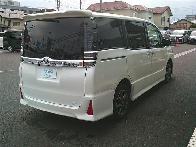 ヴォクシー ZS 煌III プリクラッシュ スマートキ アイスト DVD再生機能 記録簿付き 横滑り防止装置 ナビTV アルミ 三列シート 盗難防止 オートエアコン キーレス ETC装備 パワステ メモリナビ クルコン ABS(3枚目)