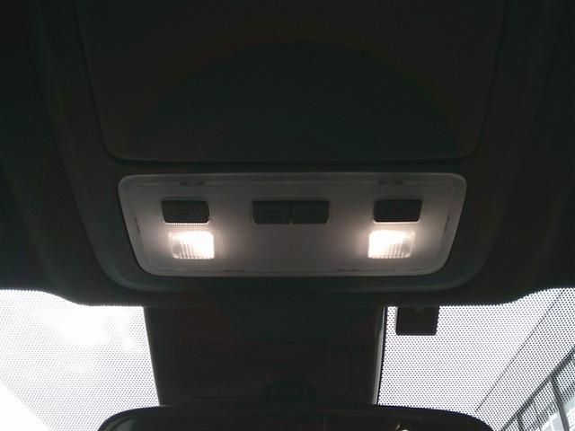 ヴォクシー ZS 煌III プリクラッシュ スマートキ アイスト DVD再生機能 記録簿付き 横滑り防止装置 ナビTV アルミ 三列シート 盗難防止 オートエアコン キーレス ETC装備 パワステ メモリナビ クルコン ABS(18枚目)