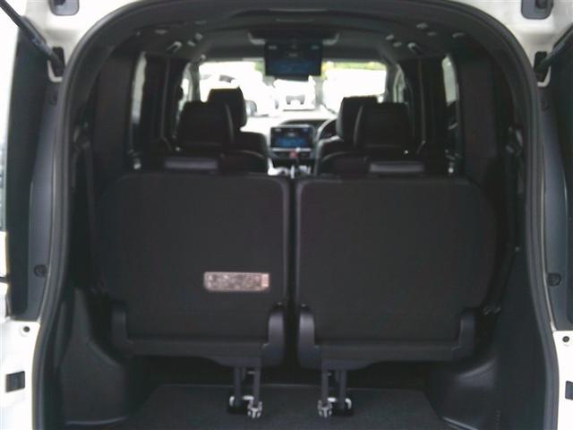 ヴォクシー ZS 煌III プリクラッシュ スマートキ アイスト DVD再生機能 記録簿付き 横滑り防止装置 ナビTV アルミ 三列シート 盗難防止 オートエアコン キーレス ETC装備 パワステ メモリナビ クルコン ABS(23枚目)