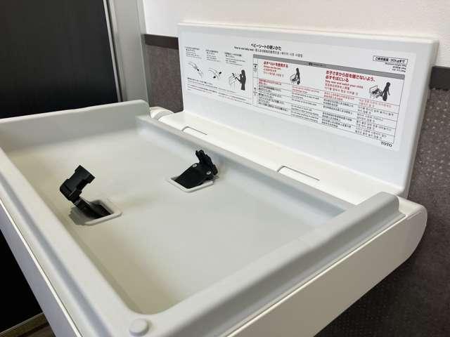 アルファードハイブリッド エグゼクティブラウンジＳ　ＬＥＤランプ　サンルーフ　ダブルエアコン　４ＷＤ　アルミ　ミュージックプレイヤー接続可　ＤＶＤプレーヤー　ＥＴＣ　ドラレコ　クルーズコントロール　スマートキー　電動シート　ＡＣ１００Ｖ　ＰＷ　キーレス（55枚目）