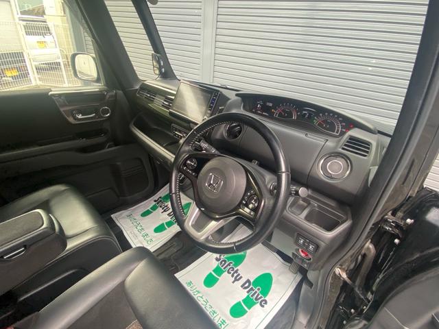 N-BOXカスタム G・EXターボホンダセンシング 純正ナビ バックカメラ 地デジTV 両側パワースライドドア(13枚目)