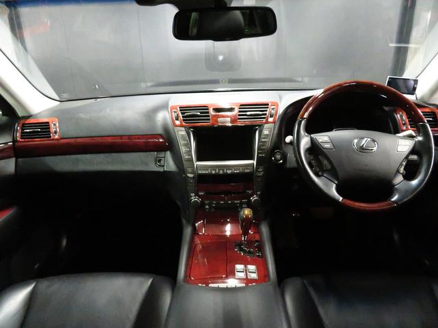 LS460 バージョンU サンルーフ 全席黒革エアシート 純正メーカーナビ WORKグノーシス20インチAW エアサスコントローラ 社外エアロパーツ ウィンカーミラー 地デジTV バックカメラ スマートキー(2枚目)