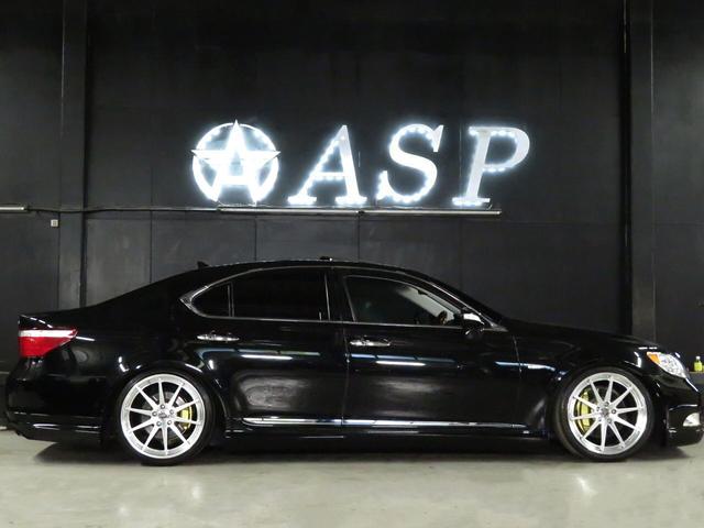 LS460 バージョンU サンルーフ 全席黒革エアシート 純正メーカーナビ WORKグノーシス20インチAW エアサスコントローラ 社外エアロパーツ ウィンカーミラー 地デジTV バックカメラ スマートキー(11枚目)
