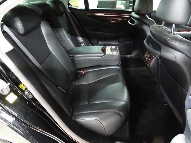 LS460 バージョンU サンルーフ 全席黒革エアシート 純正メーカーナビ WORKグノーシス20インチAW エアサスコントローラ 社外エアロパーツ ウィンカーミラー 地デジTV バックカメラ スマートキー(26枚目)