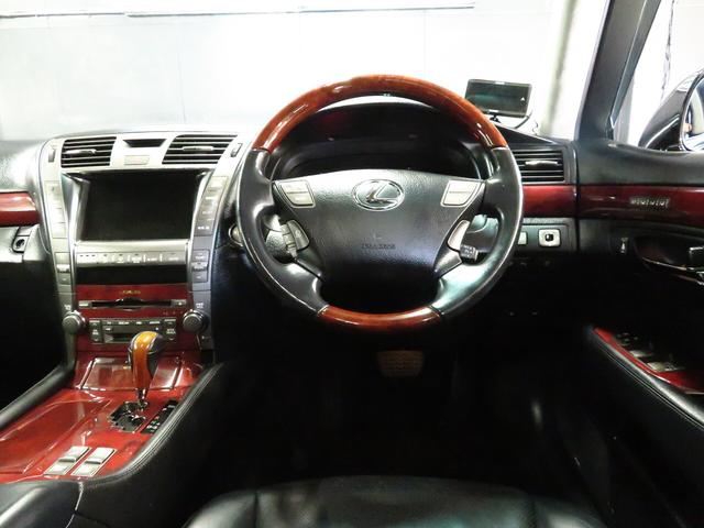 LS460 バージョンS Iパッケージ サンルーフ 黒革エアシート 純正メーカーナビ エアサスコントローラ レオンハルト21インチAW 社外エアロパーツ クリアランスソナー HIDライト ミュージックサーバー 地デジTV DVDプレーヤー(24枚目)