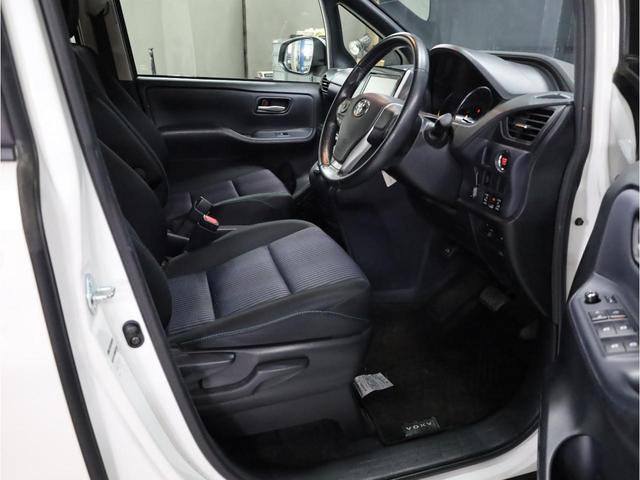 ヴォクシー ＺＳ　両側自動スライドドア　純正９型ＳＤナビ　ＷＯＲＫランベック１９インチＡＷ　ローダウンサス　フロントスポイラー　地デジフルセグ　バックカメラ　スマートキー　ＬＥＤヘッドライト（30枚目）
